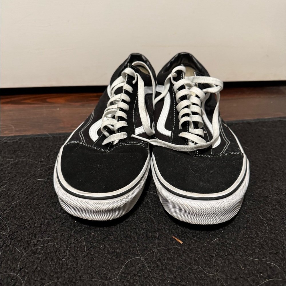 Vans Men's Classic Black and White Sneakers - Picture 2 of 4